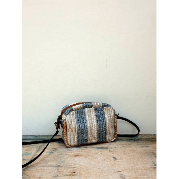 Exquisite J šiaudinė rankinė 